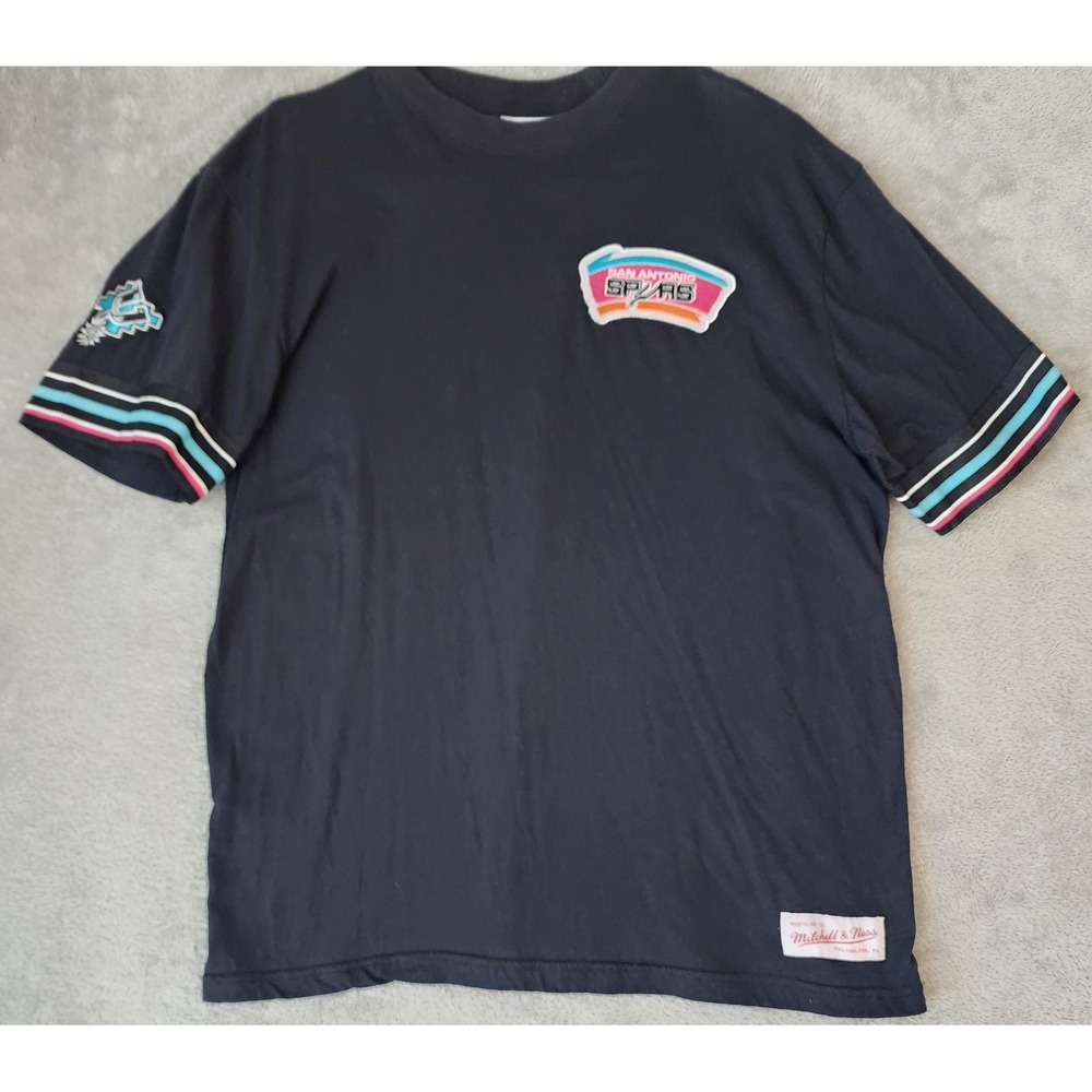 Mitchell & Ness T Shirt Mens Medium Black San Antonio Spurs Fiesta Striped Cuff